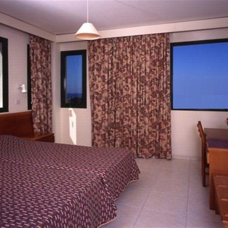 Isaac Aparthotel Pernera Exteriör bild